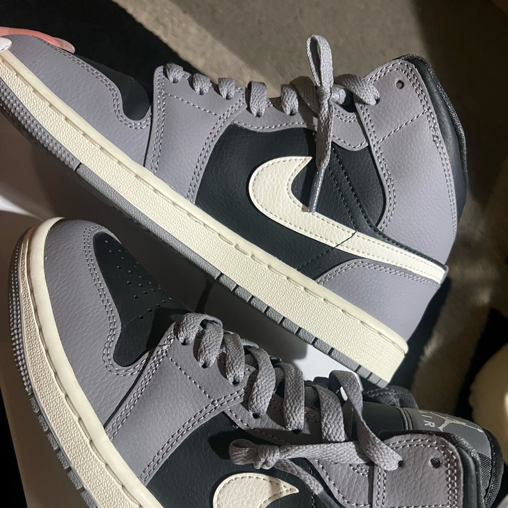 JORDAN 1 MID CEMENT GREY LIMITED